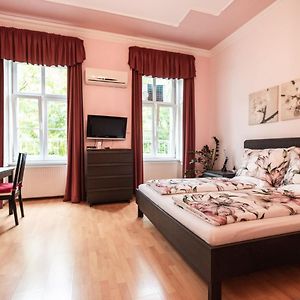 Camera con letto king size